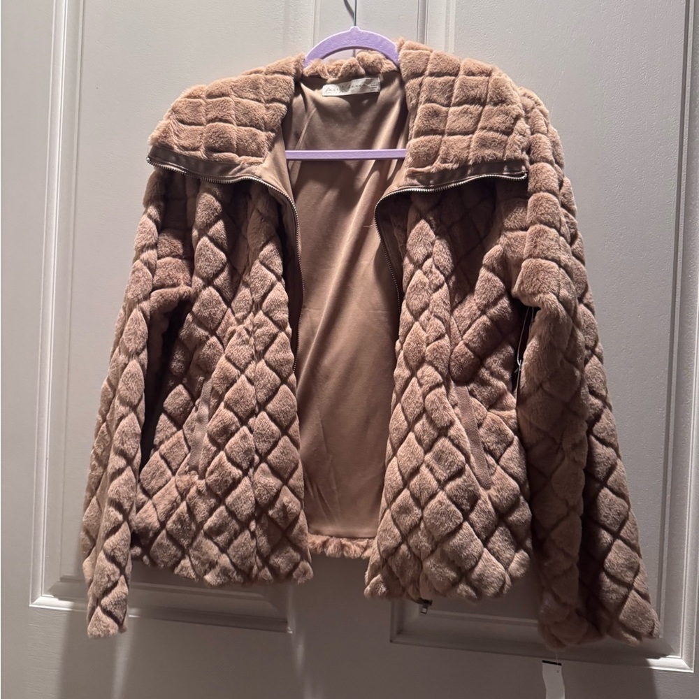 Diamond-Quilt Teddy Jacket in Taupe